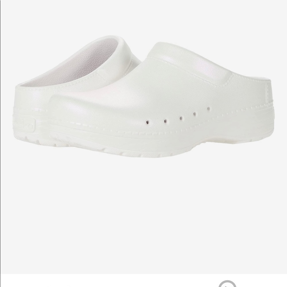 Dansko kane clog worn twice .